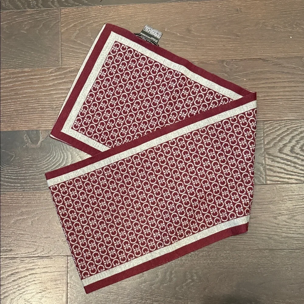 Salvatore Ferragamo Gancini scarf